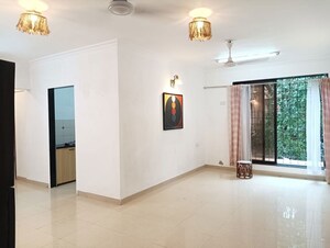 Room in 2 BHK Apartment at Suchidham Complex, Goregaon East – for Rent