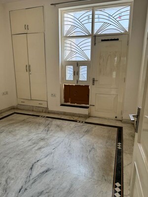 Balcony in 3 BHK Builder Floor at Sector 46 – for Rent