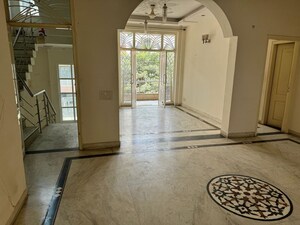 Building Lobby in 3 BHK Builder Floor at Sector 46 – for Rent