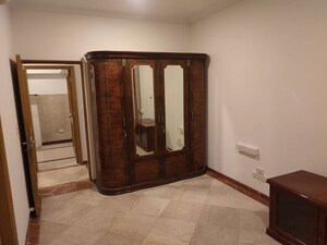Bedroom in 3 BHK Apartment at Jogeshwari West – for Rent