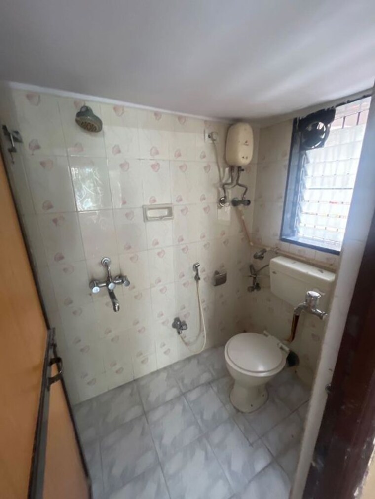 Bathroom, sher-e-punjab 2 Bedroom 900 Sq.Ft. Apartment In Andheri East Mumbai 10572645
