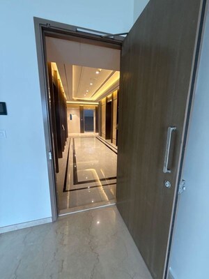 Building Lobby in 4 BHK Apartment at Piramal Mahalaxmi, Mahalaxmi – for Rent