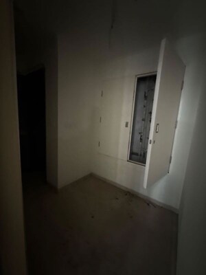 Room in 4 BHK Apartment at Piramal Mahalaxmi, Mahalaxmi – for Rent