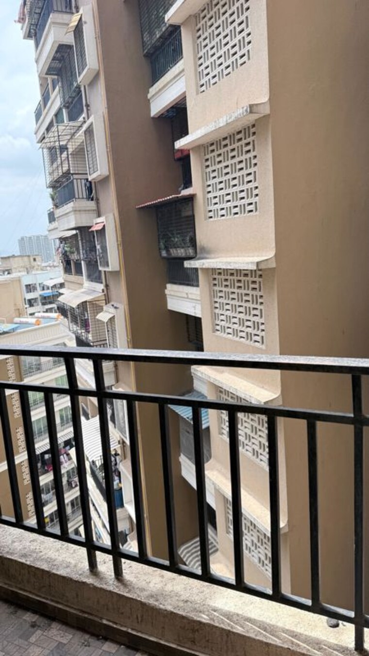 Balcony, sadguru-nakshtra 1 Bedroom 640 Sq.Ft. Apartment In Titwala Thane 10572661