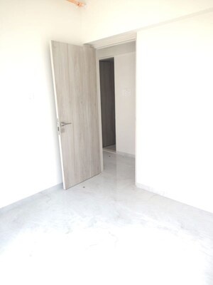 Room in 2 BHK Apartment at Swastik Platinum Apartment, Vikhroli East – for Rent