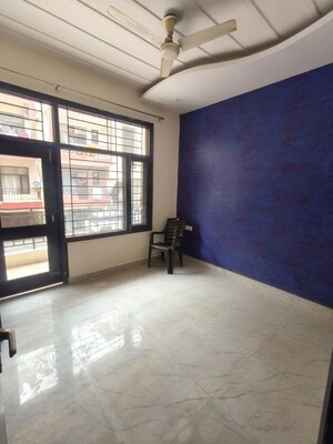 Room in 3 BHK Apartment at Pir Machalla – for Rent