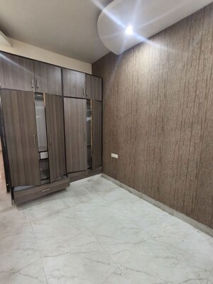 Room in 3 BHK Apartment at Pir Machalla – for Rent