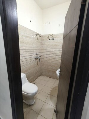 Bathroom in 3 BHK Apartment at Pir Machalla – for Rent