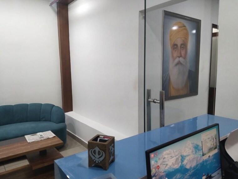 undefined, sector 34 Commercial Office Space 800 Sq.Ft. In Sector 34 Chandigarh 10572678