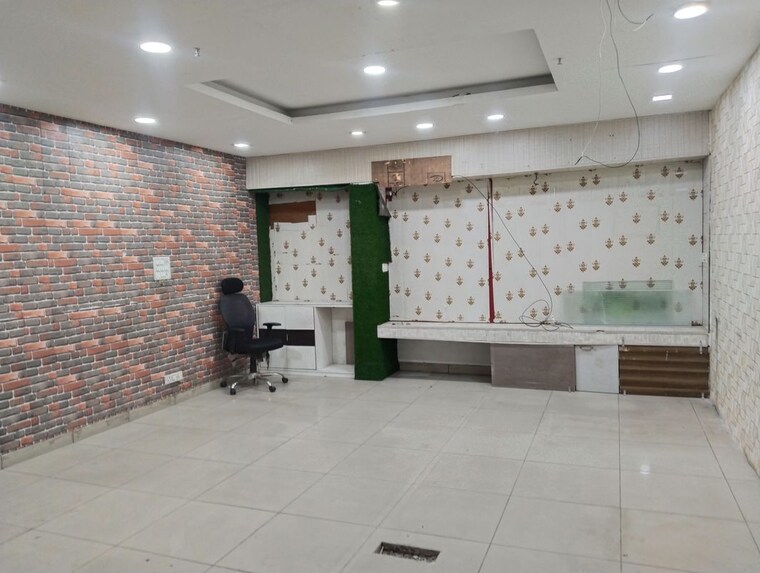 Hall, sector 34 Commercial Office Space 700 Sq.Ft. In Sector 34 Chandigarh 10572685