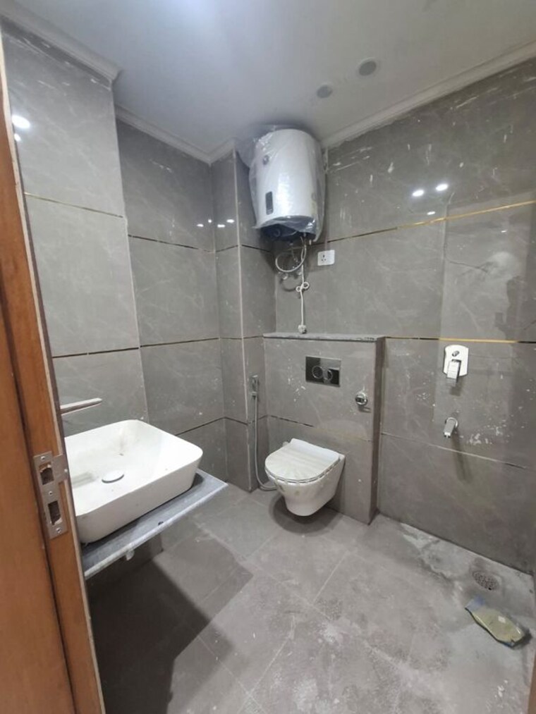 Bathroom, kolasseri 3 Bedroom 350 Sq.Ft. Builder Floor In Kolasseri Thalassery 10572606