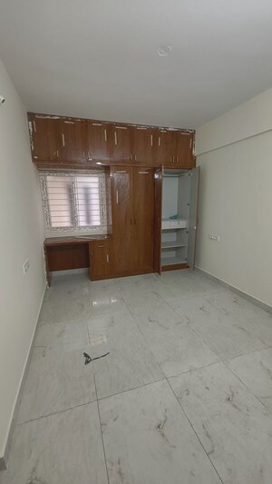 Room in 2 BHK Apartment at Thippasandra – for Rent