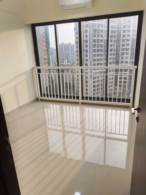 Room in 2 BHK Apartment at Dynamix Divum, Malad East – for Rent