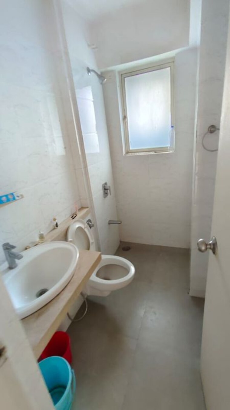 Bathroom, sher e punjab colony 3 Bedroom 1200 Sq.Ft. Apartment In Sher E Punjab Colony Mumbai 10572716
