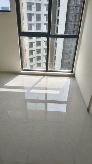 Room in 2 BHK Apartment at Unnati Woods CHS, Kasarvadavali – for Rent