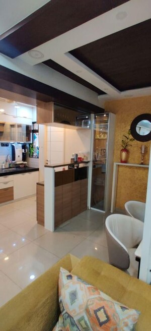 Team Area in 2 BHK Apartment at Makarba – for Rent