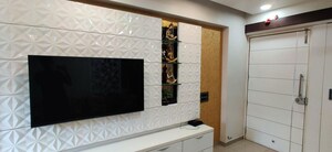 Room in 2 BHK Apartment at Makarba – for Rent