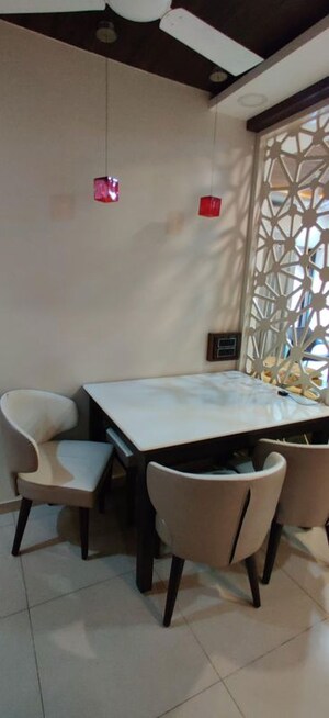 Team Area in 2 BHK Apartment at Makarba – for Rent