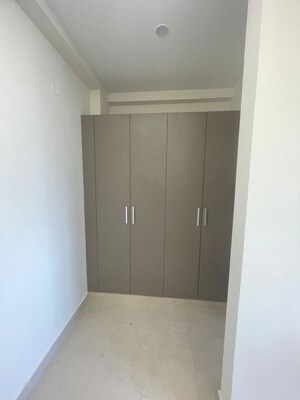 Room in 1 RK Builder Floor at Sector 55 – for Rent