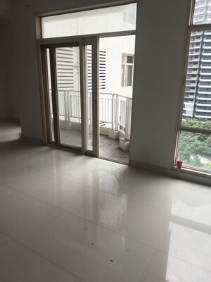 Room in 2 BHK Apartment at Jaypee Greens Star Court, Jaypee Greens – for Sale