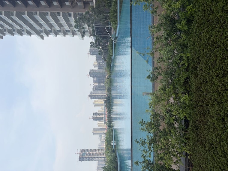 Swimming Pool, kalpataru-vista 4 Bedroom 3975 Sq.Ft. Apartment In Sector 128 Noida 10572760