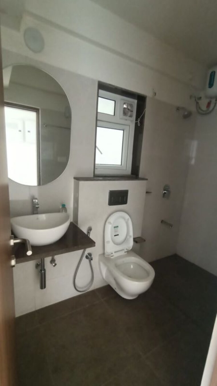 Bathroom, shapoorji-pallonji-bkc-28 2 Bedroom 686 Sq.Ft. Apartment In Bandra East Mumbai 10572768