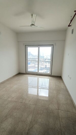 Room in 2 BHK Apartment at Shapoorji Pallonji BKC 28, Bandra East – for Sale
