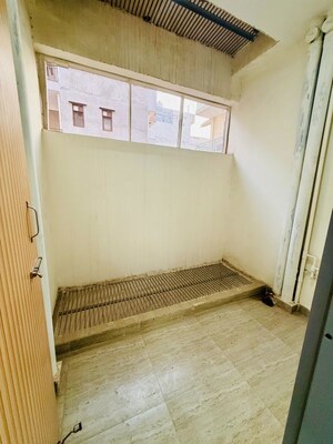 Balcony in 1 RK Builder Floor at Sector 55 – for Rent