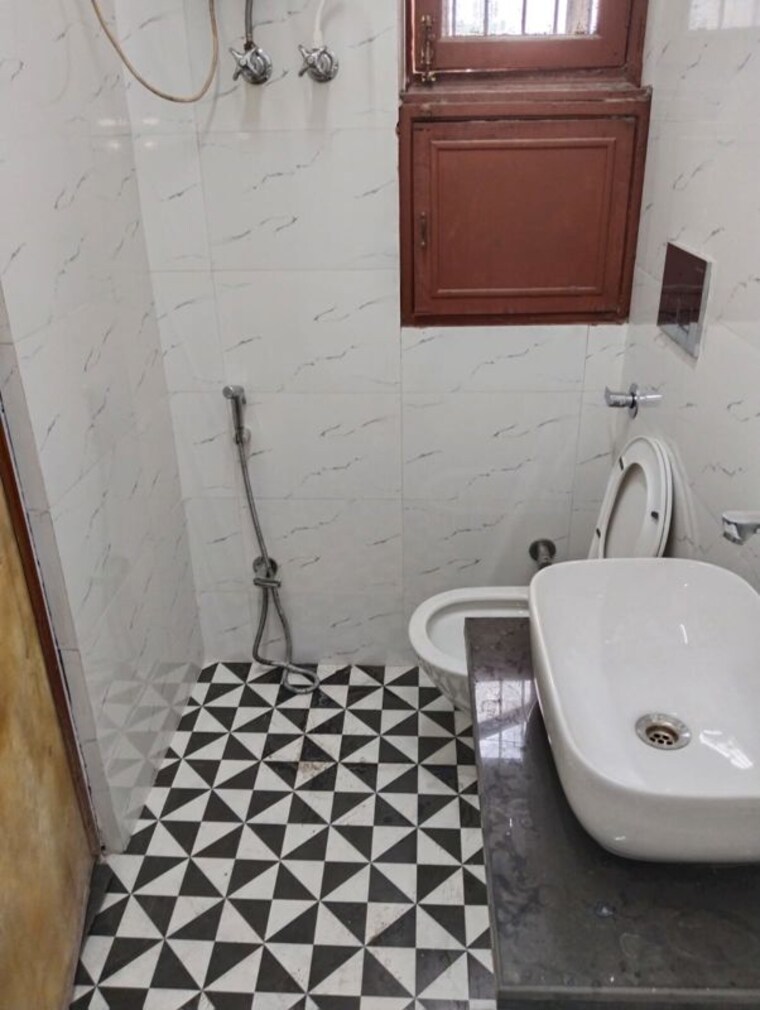 Bathroom, ip extension 3.5 Bedroom 1750 Sq.Ft. Apartment In Ip Extension Delhi 10572779