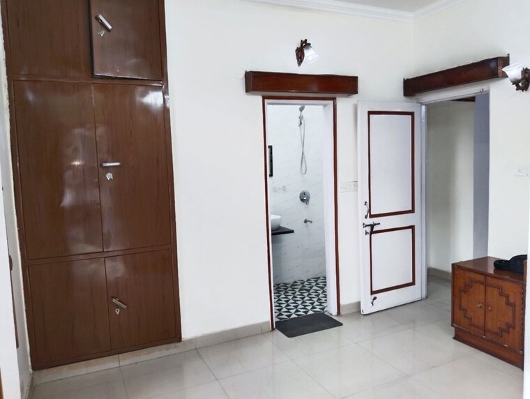 Room, ip extension 3.5 Bedroom 1750 Sq.Ft. Apartment In Ip Extension Delhi 10572779
