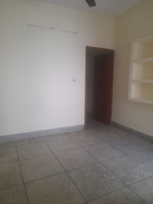 Room in 2 BHK Builder Floor at Sewla Kalan – for Rent