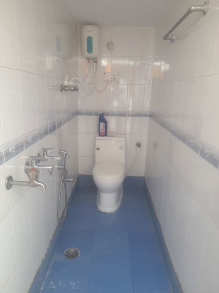 Bathroom, sewla kalan 2 Bedroom 1200 Sq.Ft. Builder Floor In Sewla Kalan Dehradun 10572786