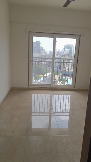 Room in 2 BHK Apartment at Shapoorji Pallonji BKC 28, Bandra East – for Sale