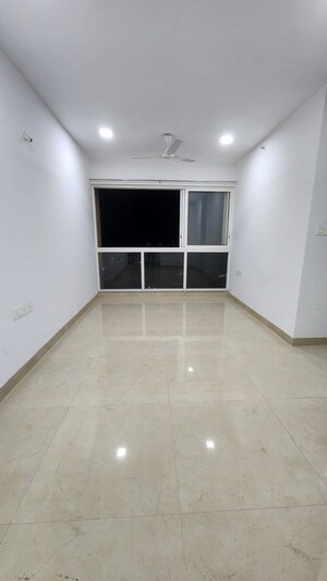 Room in 2 BHK Apartment at Mahindra Alcove, Chandivali – for Rent