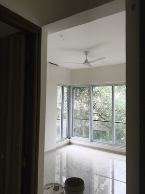 Room in 2 BHK Apartment at Kamal Kunj Vile Parle, Vile Parle West – for Rent