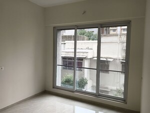 Room in 2 BHK Apartment at Kamal Kunj Vile Parle, Vile Parle West – for Rent