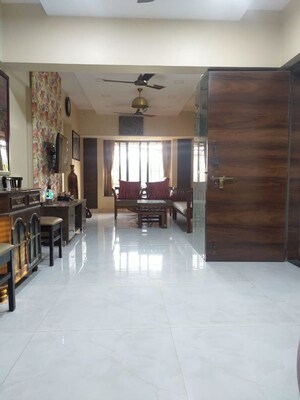 Living Room in 2.5 BHK Apartment at Mayuresh Park, Bhandup West – for Sale