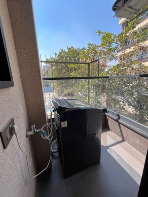 Balcony in 1 RK Builder Floor at Sector 55 – for Rent