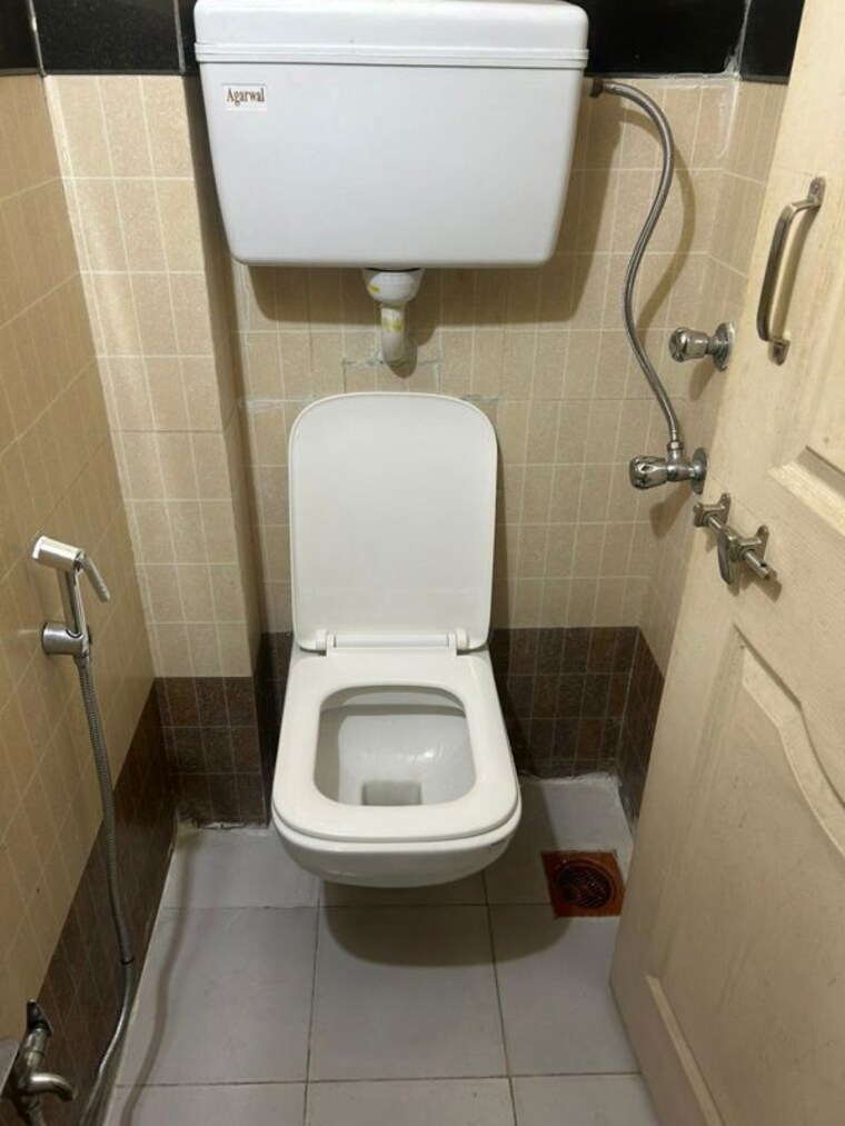 Bathroom, harshvardhan-chs-powai 2 Bedroom 960 Sq.Ft. Apartment In Powai Mumbai 10572808