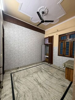 2 BHK Builder Floor For Rent in Banjarawala