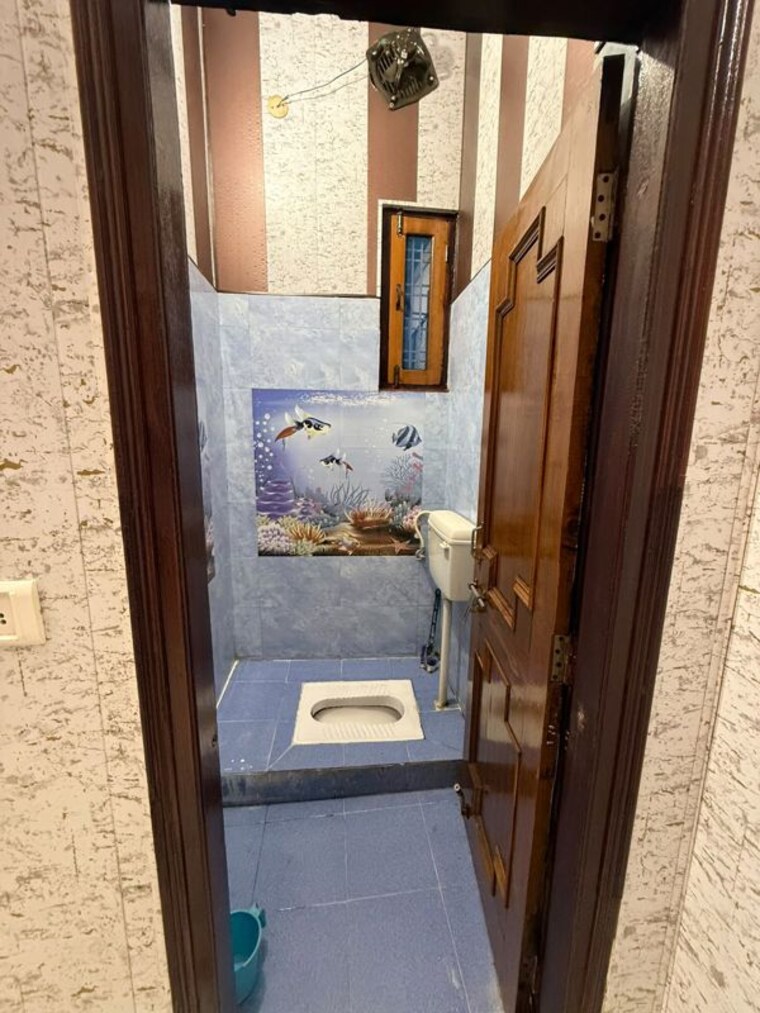 Bathroom, banjarawala 2 Bedroom 1200 Sq.Ft. Builder Floor In Banjarawala Dehradun 10572829