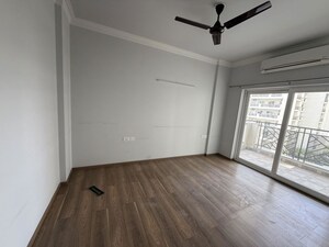 Room in 3 BHK Builder Floor at Palam Vihar Residents Association, Palam Vihar – for Rent