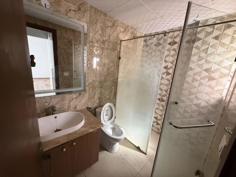 Bathroom, palam-vihar-residents-association 3 Bedroom 1520 Sq.Ft. Builder Floor In Palam Vihar Gurgaon 10572837