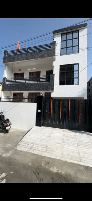 3 BHK Builder Floor – Exterior View View at Saharanpur Road - for Rent