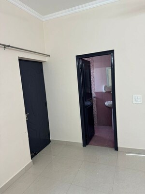 Room in 3 BHK Builder Floor at Saharanpur Road – for Rent