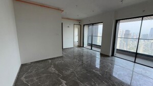 Room in 4 BHK Apartment at Kalpataru Magnus, Bandra East – for Rent