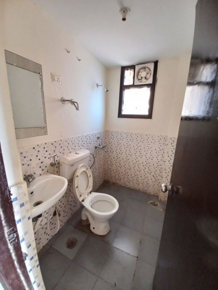 Bathroom, apex-our-homes 2 Bedroom 690 Sq.Ft. Apartment In Sector 37c Gurgaon 10572903