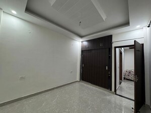 Room in 2 BHK Builder Floor at Panditwari – for Rent