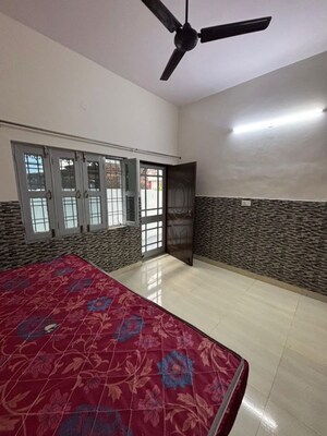 Bedroom in 2 BHK Builder Floor at Shimla Bypass Road – for Rent