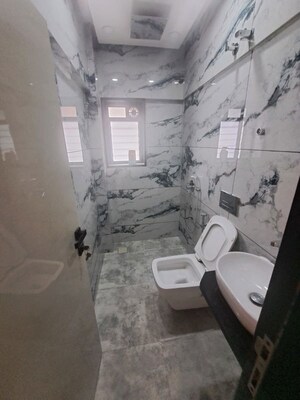 Bathroom in 4 BHK Apartment at Kalpataru Magnus, Bandra East – for Rent